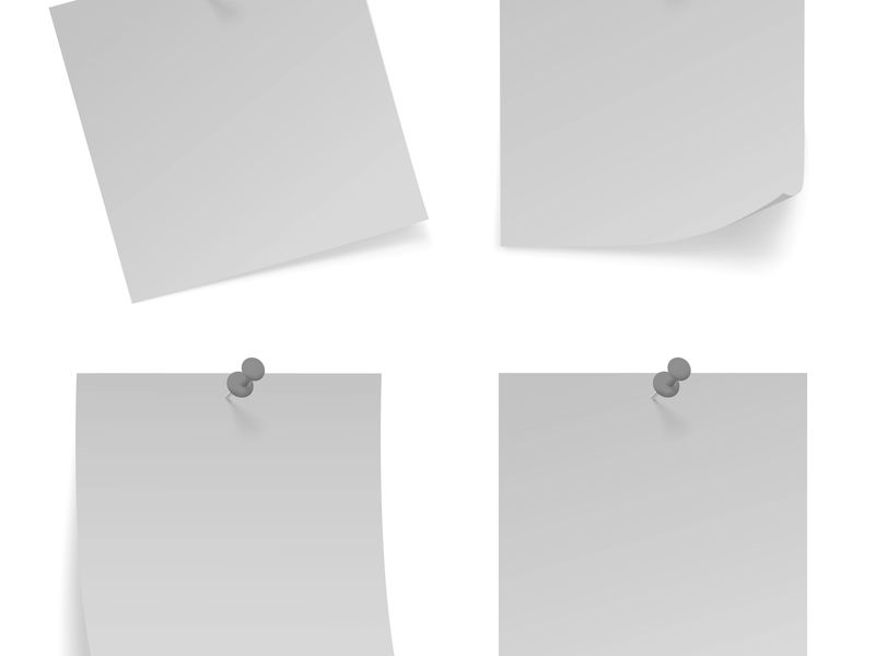 Notas adhesivas en blanco sobre una pared